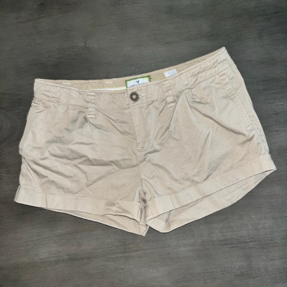 American Eagle 🦅 Khaki Shorts ◇ Size 2